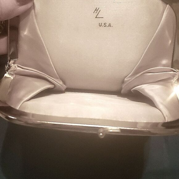 Vintage Small Silver Cloth Purse By HL - Picture 4 of 4